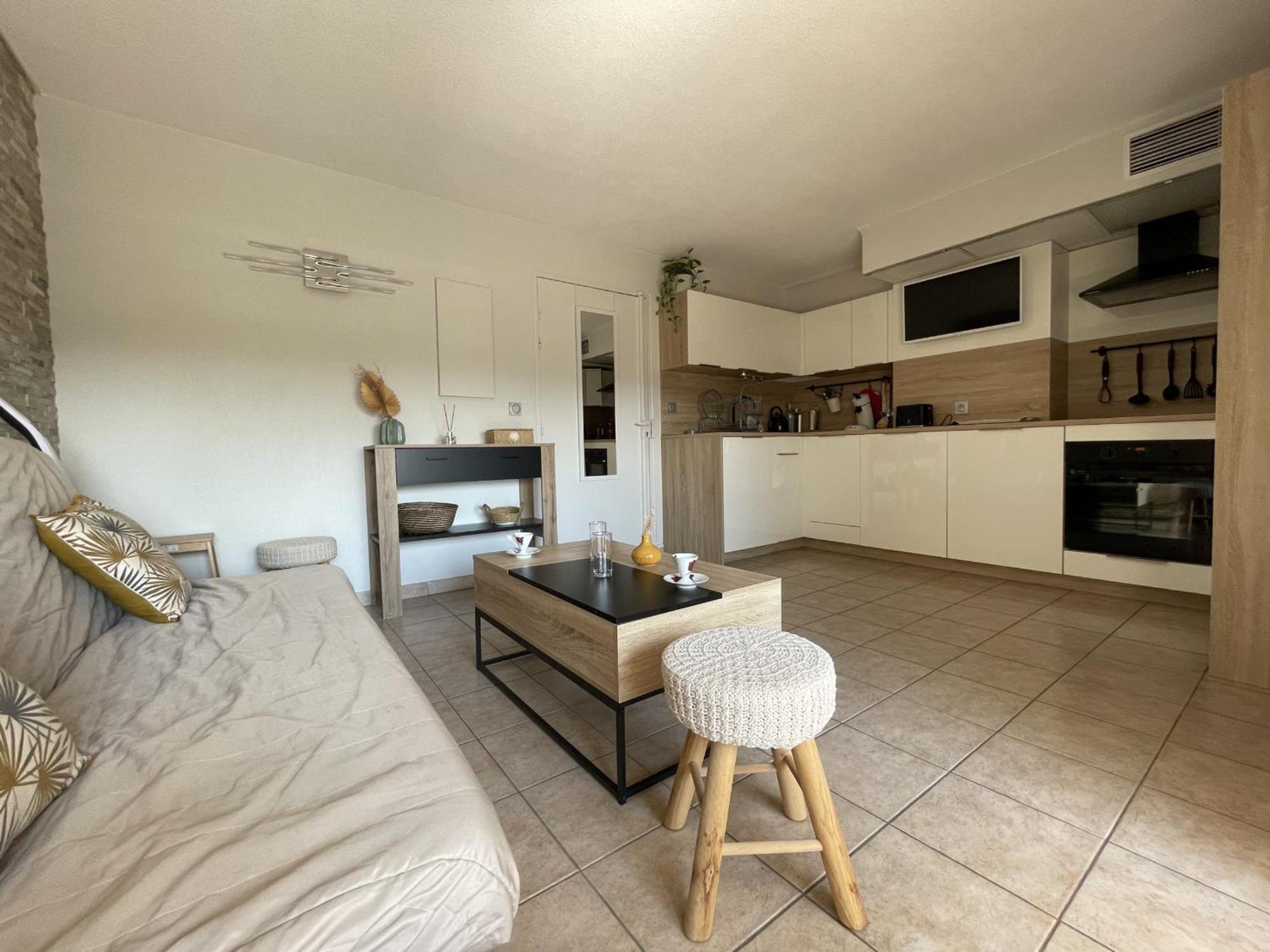 Renove Avec Climatisation Et Garage, Proche Et Commodites - Fr-1-338-548 Appartement Sète